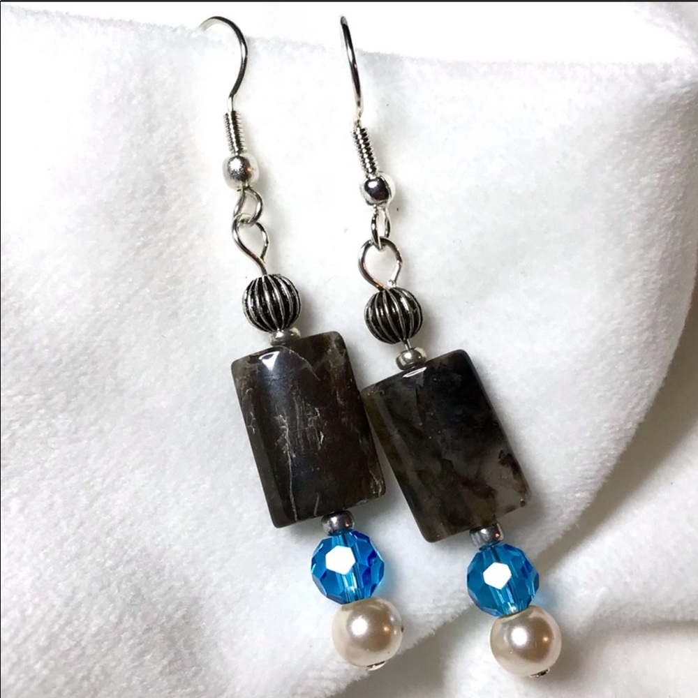 Handmade Earrings with Vintage and Modern Elements (E146-0H)